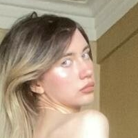 8елейн Шмейт Оголені