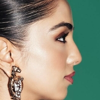 Ахсаас Чанна Оголені