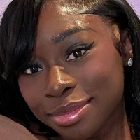 ЕйрМаксіні Оголені