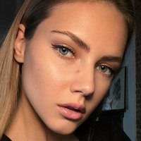 Аленка Аганова Оголені