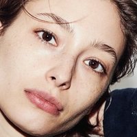 Александра Агостон Оголені
