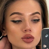 Еліс Воллс Оголені