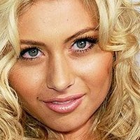 Алі Міхалка Оголені