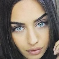 Амін Гюльсе Оголені