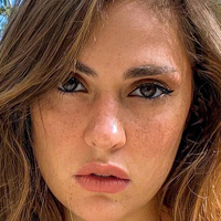 Ана Софія Фен Оголені