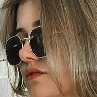 Анджеліка Кауер Оголені