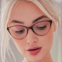 Анна Фейт Оголені