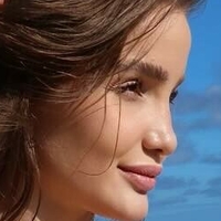 Анна Лівія Оголені