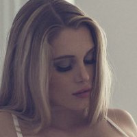 Анна Опсал Оголені