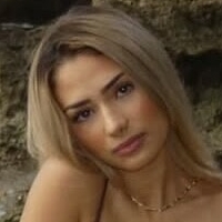 Аріана Руїс Оголені