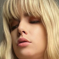 Ава Бєлова Оголені