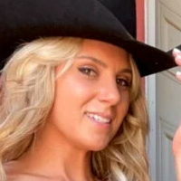 Бейлі Брюер Оголені