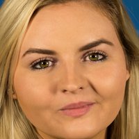 Беатріс Петерс Оголені