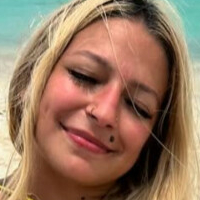 Белла Тік Оголені