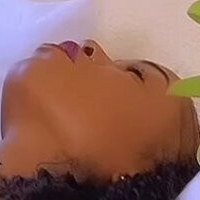 Беневолен Джей Оголені