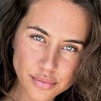 Бритмануела Оголені