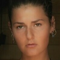 Брукетревелс Оголені