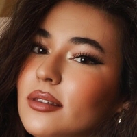 Кароліна Резенде Оголені