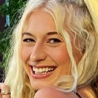 Кессі Самфест Оголені