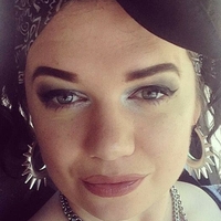 Кетрін Шарплс Оголені