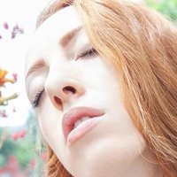 Чара Бург Оголені