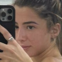 Клара Емневес Оголені