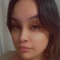 Крістал Ріверa Оголені