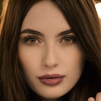 Даніела Бедоя Оголені