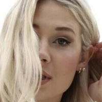 Делані Лоренс Оголені