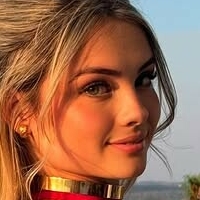 Діеніффер Ношанг Оголені
