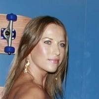 Едіта Слвинска Оголені