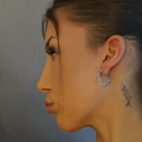 Еліса Жасмін Оголені