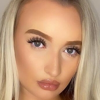 Елла Ріозці Оголені