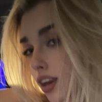 Елла Лоу Оголені