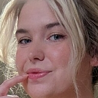 Елсі Расселл Оголені