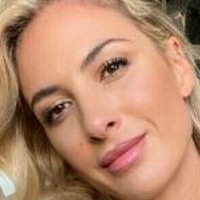 Ема Стокхолма Оголені