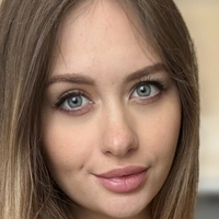 емікаааа Оголені