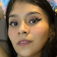 Еміліпетіт Оголені