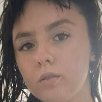 Емілі Ескудеро Оголені