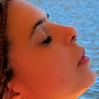 Емілі Пап Оголені