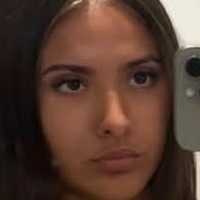 Емілі Ріс Оголені