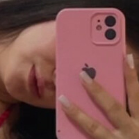 Емілі Сантос Оголені