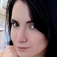 Еміліксловлі Оголені