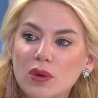 Есмеральда Мітре Оголені