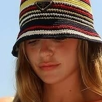 Езгі Еюбоглу Оголені