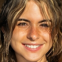 Джорджія Кастеллі Оголені