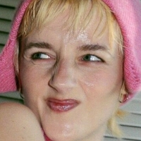 Грета Айзек Оголені