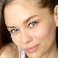 Холсі Слімс Оголені