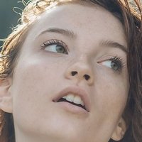 Ханна Масі Оголені