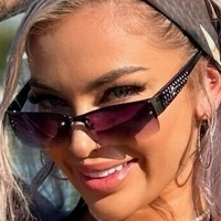 Гейлі Девіс Оголені